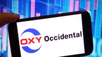 Occidental Petroleum Stock Falls After Q4 Revenue Miss, Retail Sees Buying Opportunity