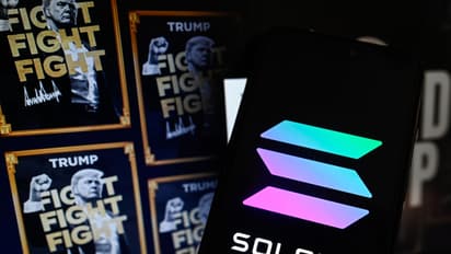 Solana Sinks As Token Unlock, Meme Coin Fallout Fuel Sell-Off: Retail’s Buying The Dip