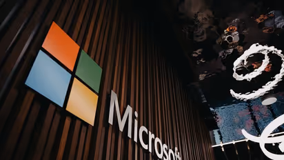 https://stocktwits.com/news-articles/markets/equity/msft-stock-gets-a-thumbs-up-from-barclays-firm-expects-quarter-to-start-showing-more-differentiation-in-software/cZxBllTRBY4