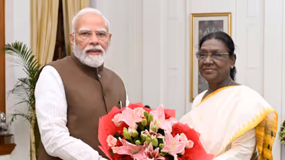 Prime Minister Narendra Modi and President Droupadi Murmu (@rashtrapatibhvn)