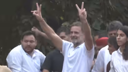 INDIA bloc leaders, including Lok Sabha LoP Rahul Gandhi, march to Supreme Court (Photo/ANI)