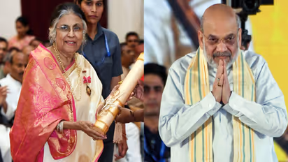 Amit Shah pays tribute to Suman Kalyanpur (Photo/ANI)