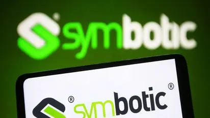 Symbotic Stock Dives 17% Pre-Market After Q1 Earnings Miss: Retail Eyes Bottom Fishing Opportunity