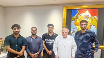 J-K Students Association delegation with Rajya Sabha MP Kapil Sibal (Photo/JKSA)