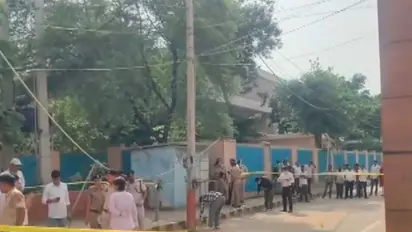 Visual from outside Hisar court (Photo/ANI)