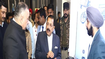 Union Minister Jitendra Singh attends EV Expo at Bharat Mandapam (Photo: PIB)