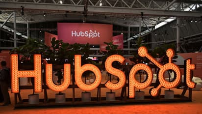 HubSpot Stock Gets Price Target Boost Ahead Of Q4 Results: Retail Exudes Confidence
