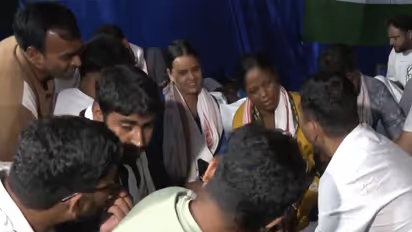 Ranchi SDM Kumar Rajat and ADM Dhananjay Kumar meet JPSC-JSSC aspirants (Photo/ANI)