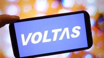 https://stocktwits.com/news-articles/markets/equity/voltas-shares-set-for-breakout-sebi-ra-krishna-pathak-sees-upside-above-1270/chifQyoRbkc