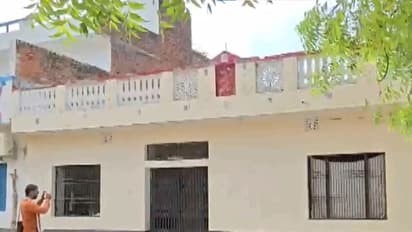Police perform a search operation at the ancestral home of Karunesh Pandey (Photo/ANI)