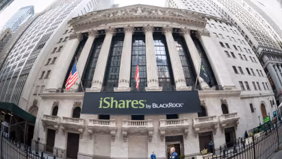 https://stocktwits.com/news-articles/markets/cryptocurrency/ethereum-circle-s-arc-set-to-gain-with-stablecoins-powering-ai-says-black-rock/cZMEtXhRBJa
