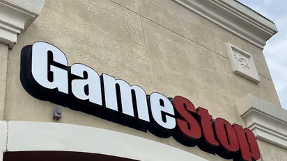 GameStop Wins Over Most Retail Traders With Bitcoin Gambit, Poll Shows — Analyst Says Plans Could ‘Fall Flat