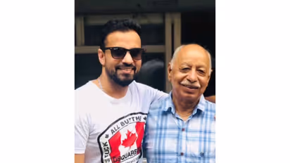 Rajiv Thakur with father (Photo/instagram/@rajivthakur007)