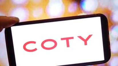 https://stocktwits.com/news-articles/markets/equity/beauty-retailer-coty-is-reportedly-looking-to-sell-its-business-retail-sentiment-jumps/chlY1peRRTd