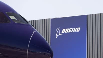 https://stocktwits.com/news-articles/markets/equity/lockheed-martin-boeing-court-trumps-175-b-golden-dome-contracts-at-paris-air-show/chlnzk3RRRz