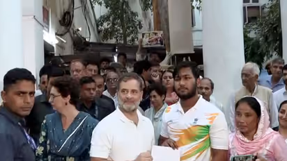 Rahul Gandhi with pellet gun shelling victim Sahil Lochab (Photo/ANI)