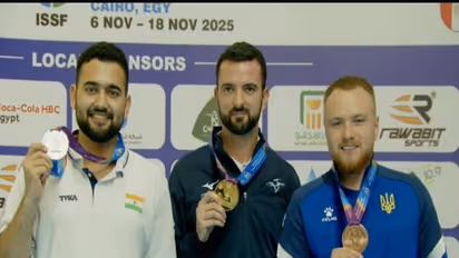 Anish Bhanwala (left). (Photo: NRAI)