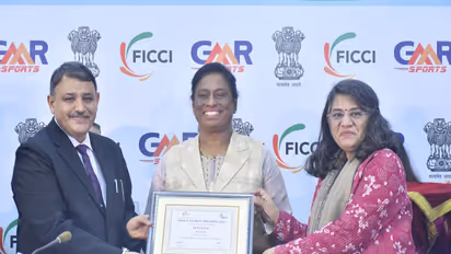 PT Usha receiving her honours at the event. (Photo: FICCI)