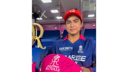 Vaibhav Sooryavanshi with signed cap from Virat Kohli (Photo/Instagram@Rajasthan Royals)