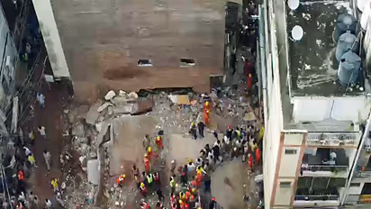 Building collapse site in Satya Niketan of Delhi's South-West district (Photo/ANI)