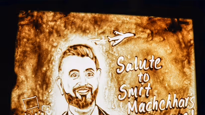 Sand artist Manas Kumar Sahoo pays Tribute to Captain Smit Machchhar (Photo/ANI)
