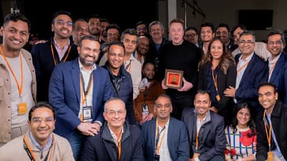 Delegation led by Manoj Ladwa with Elon Musk holding a 'Ganesh Murti', (Photo- X@IGFupdates) 