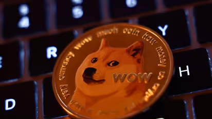 Dogecoin Surges After House of Doge Buys 10M Tokens For Strategic Reserve – Retail Sentiment Split Despite Bitcoin Outperformance