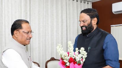 Telangana minister Uttam Reddy meets Chhattisgarh CM Sai in Delhi (Photo:ANI)