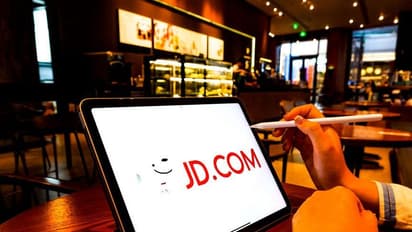 JD Stock In Focus On Potential Plan To Enter Food Delivery Business: Retail's Cautiously Optimistic