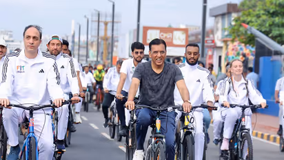 Union Minister Mansukh Mandaviya spearheading the ‘BRICS Friendship Sunday on Cycle’ event. (Photo: X/@mansukhmandviya)