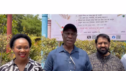 South African Dy President Mashatile (Centre) visits Dilli Haat (Photo/X@PMashatile)