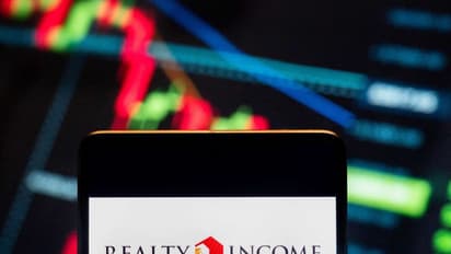 Realty Income Stock Falls Aftermarket On Tepid 2025 Forecast, Retail’s Unfazed