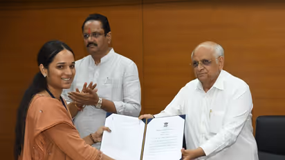 Gujarat CM Bhupendra Patel hands over appointment letter (Photo/CMO)