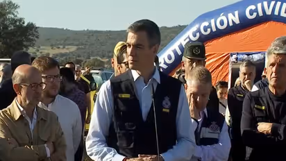 Spanish Prime Minister Pedro Sánchez in the Urda railway accident area (Photo/X/@desdelamoncloa)