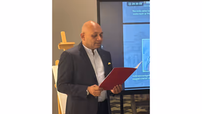 Ambassador Abhay Kumar delivers opening remarks at the painting exhibition ‘In Chowrungee Lane’ (Photo/X@indembassybaku)