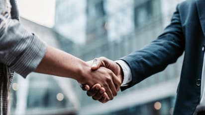 DocuSign Stock In Spotlight On Expanded Cognizant Partnership: Retail Stays Positive