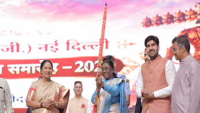 President Droupadi Murmu and Delhi Chief Minister Rekha Gupta attending Vijayadashami celebration in Dwarka (Photo/ANI)