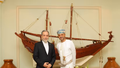 Iran’s Foreign Minister Seyyed Abbas Araghchi with Omani counterpart Badr Al-Busaidy (Photo/X@araghchi)
