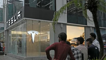 https://stocktwits.com/news-articles/markets/equity/tesla-faces-cold-reception-in-india-with-fewer-than-600-orders-as-high-import-duties-bite-report/chv6i9NRdnG
