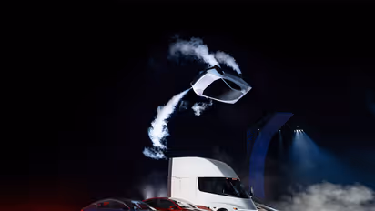 Tesla Roadster performs the mid-air flip (Photo/@Tesla)