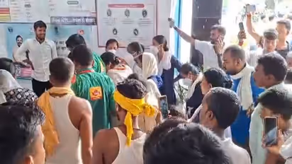 Injured people at the hospital in Lakhisarai (Photo/ANI)