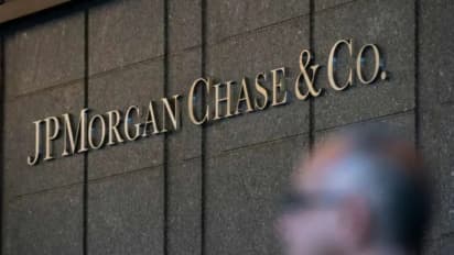 https://stocktwits.com/news-articles/markets/equity/jp-morgan-launches-jpm-coin-for-institutional-clients-expands-push-into-blockchain-payments/cLPIYllRE5L
