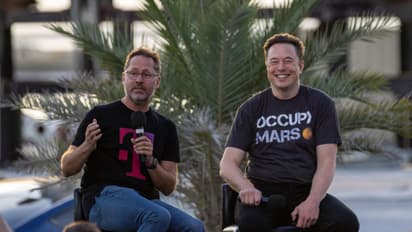 T-Mobile’s Satellite-To-Mobile Service Partnership With Elon Musk’s Starlink Now In Public Beta Testing: Retail Cheers ‘Massive Technical Achievement’