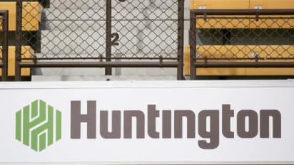 https://stocktwits.com/news-articles/markets/equity/huntington-bancshares-to-buy-cadence-bank-in-7-4-billion-all-stock-deal/cLG04bSR3MK