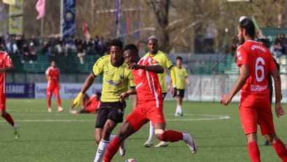 Namdhari SC and Real Kashmir FC players in action (Photo: AIFF)