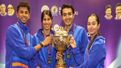 Indian squash team with the World Cup trophy. (Photo: Olympics.com)