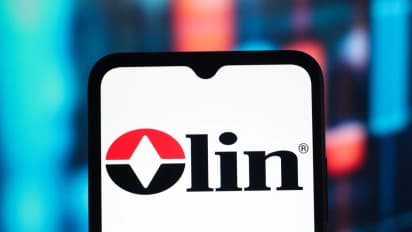 https://stocktwits.com/news-articles/markets/equity/why-did-chemical-maker-olin-corp-s-stock-fall-after-hours/cLGjcUAR3us