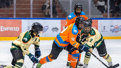 Ice hockey players in action. (Photo: Ice Hockey League)