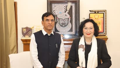 Sports Minister Mansukh Mandaviya with BWF President Khunying Patama Leeswadtrakul. (Photo: X/ @mansukhmandviya)
