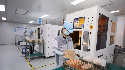 https://stocktwits.com/news-articles/markets/equity/amsl-amat-klac-lrcx-chipmaking-equipment-stocks-rise-on-intel-s-cap-ex-bump/cZZYiRkR7UD